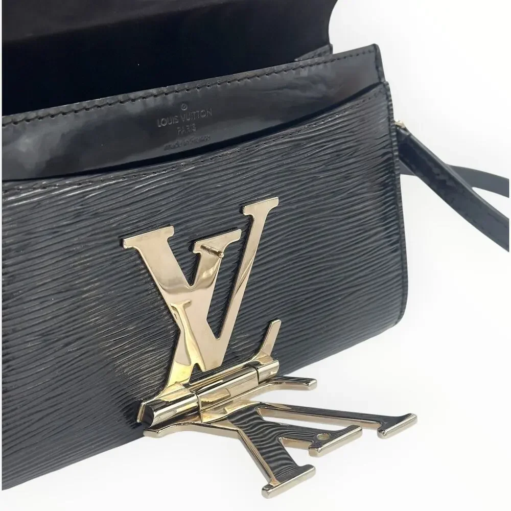 Louise MM Epi Electric Black Patent Leather Crossbody Clutch clean